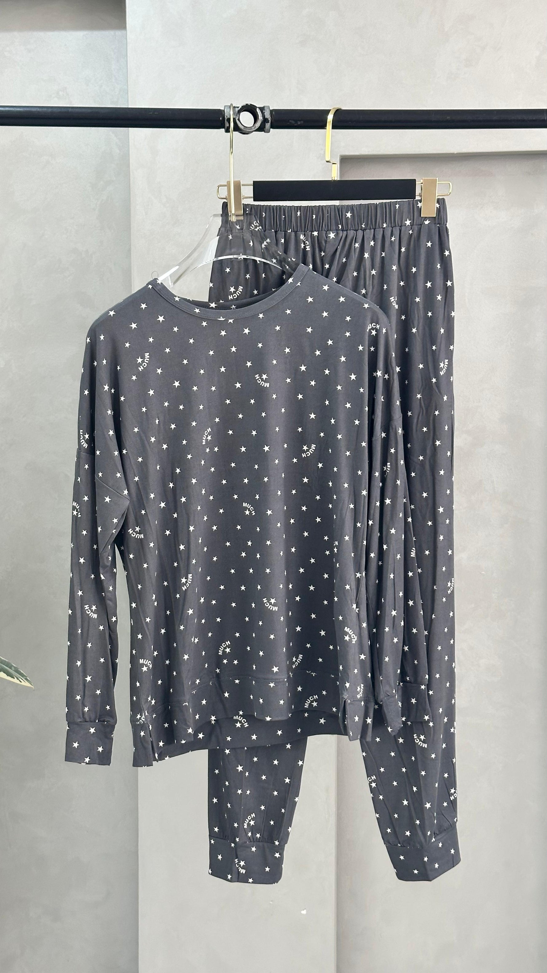 بيجامة نسائي