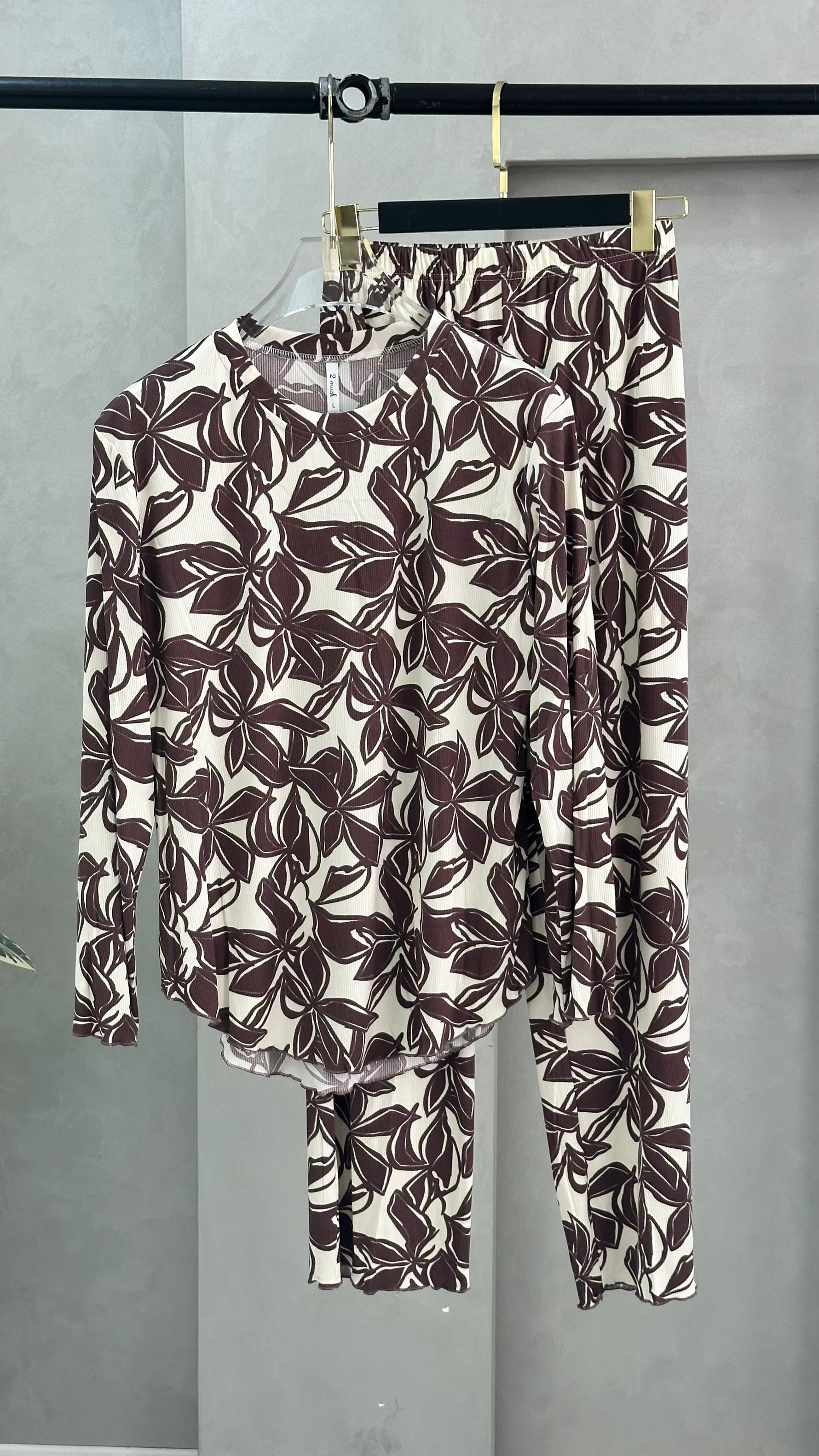 بيجامة نسائي بنقش