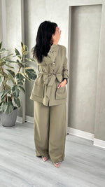 بدلة نسائي ازرار و حزام