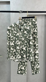 بيجامة نسائي يزهور جميلة