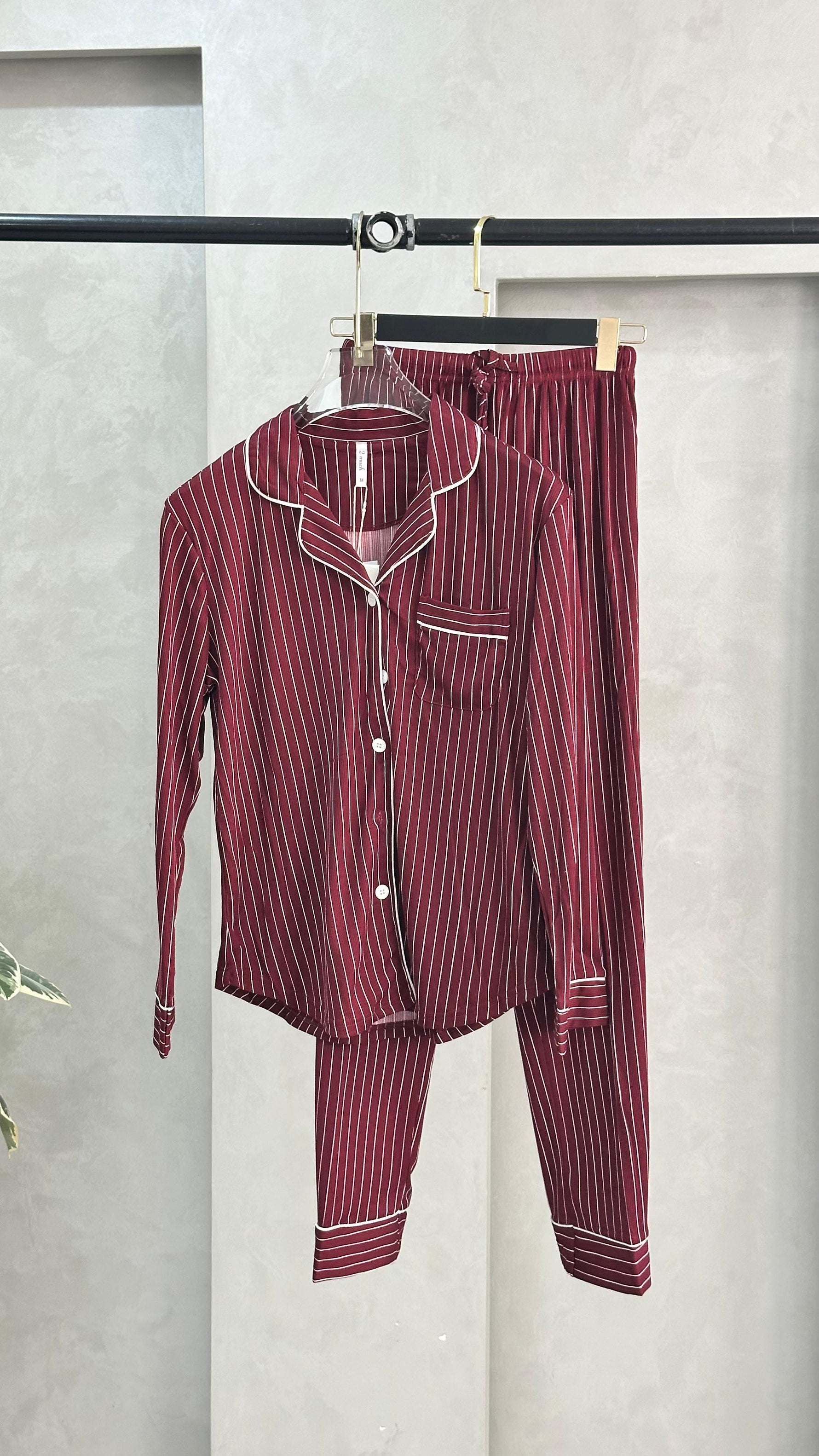 بيجامة نسائي بقبة قميص