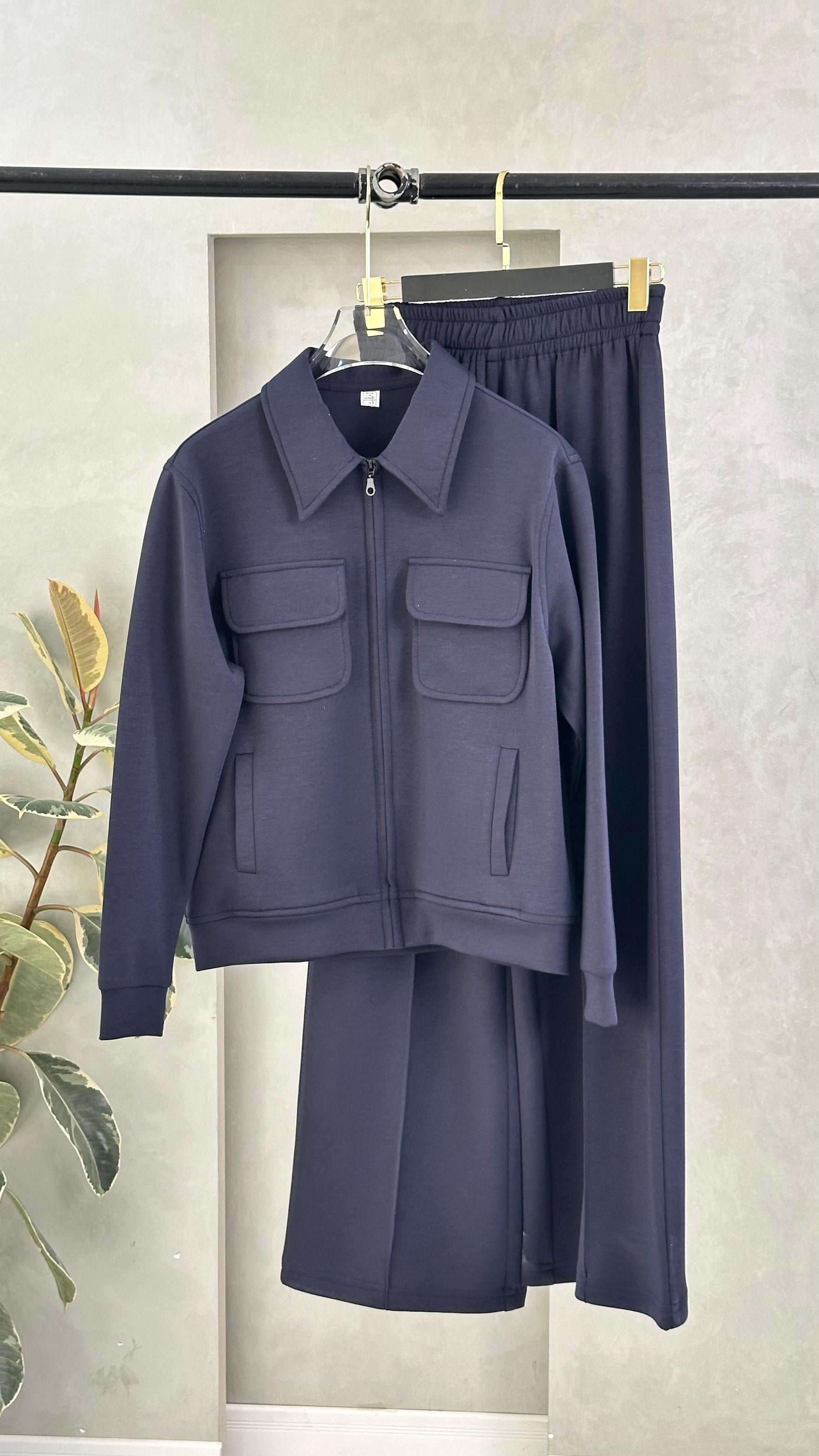 بدلة نسائي بجيوب