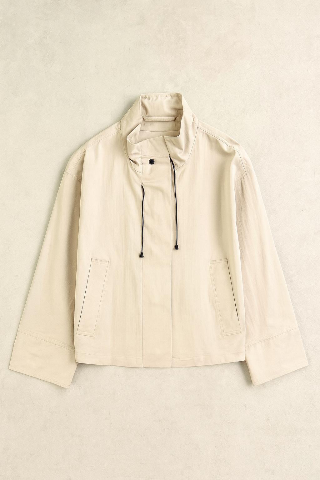 جاكيت نسائي كم عريض