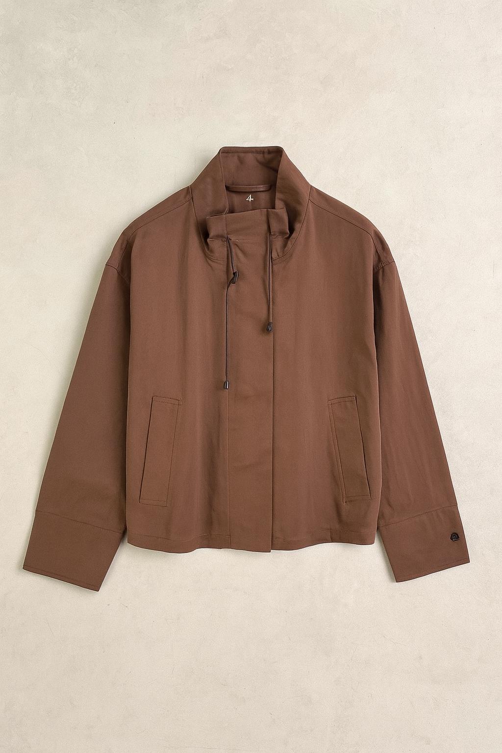 جاكيت نسائي كم عريض