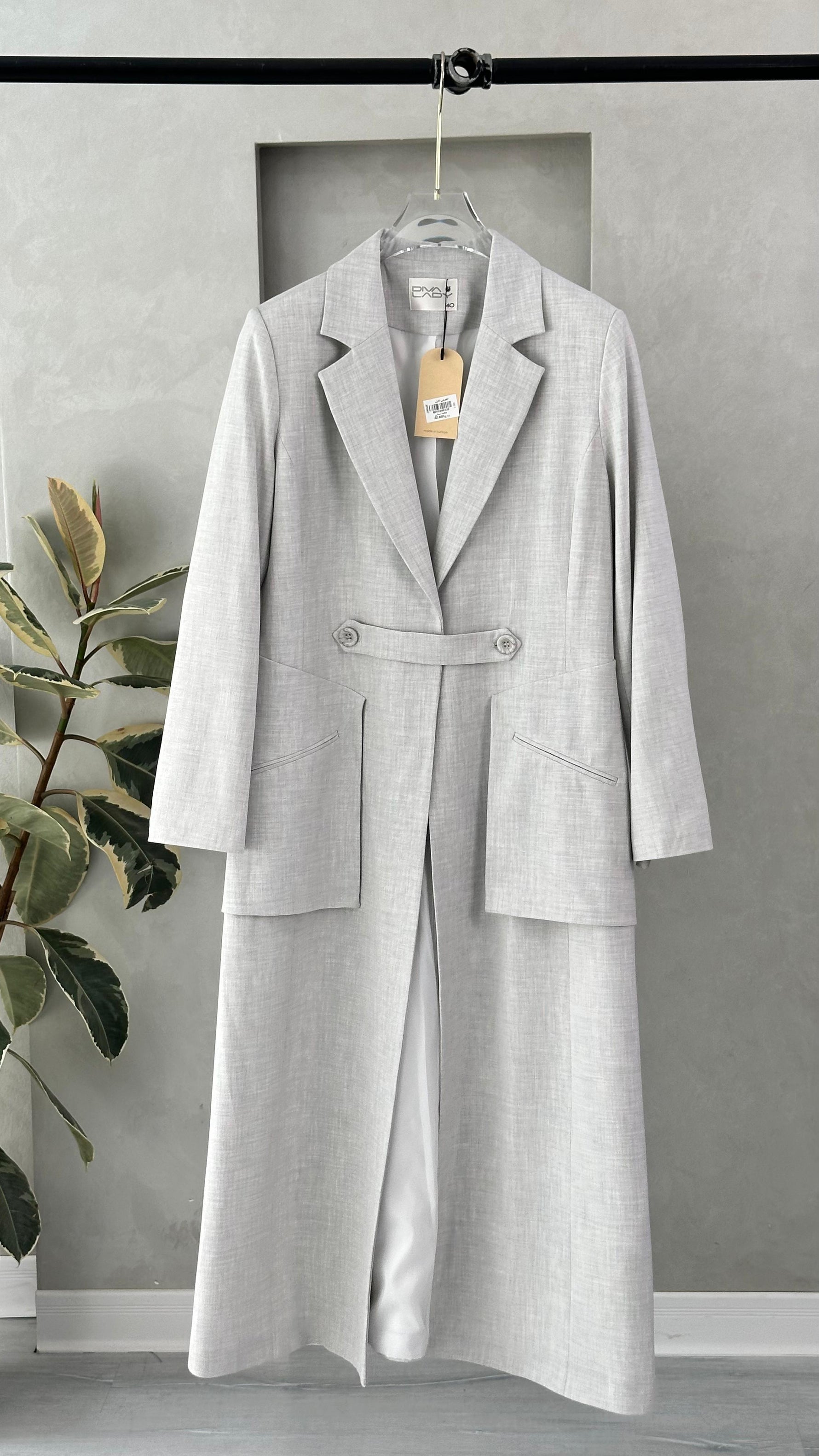 جاكيت نسائي بقص جانبية