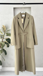 جاكيت نسائي بقص جانبية