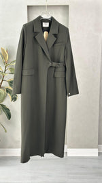 جاكيت حزام ع جنب ازرار