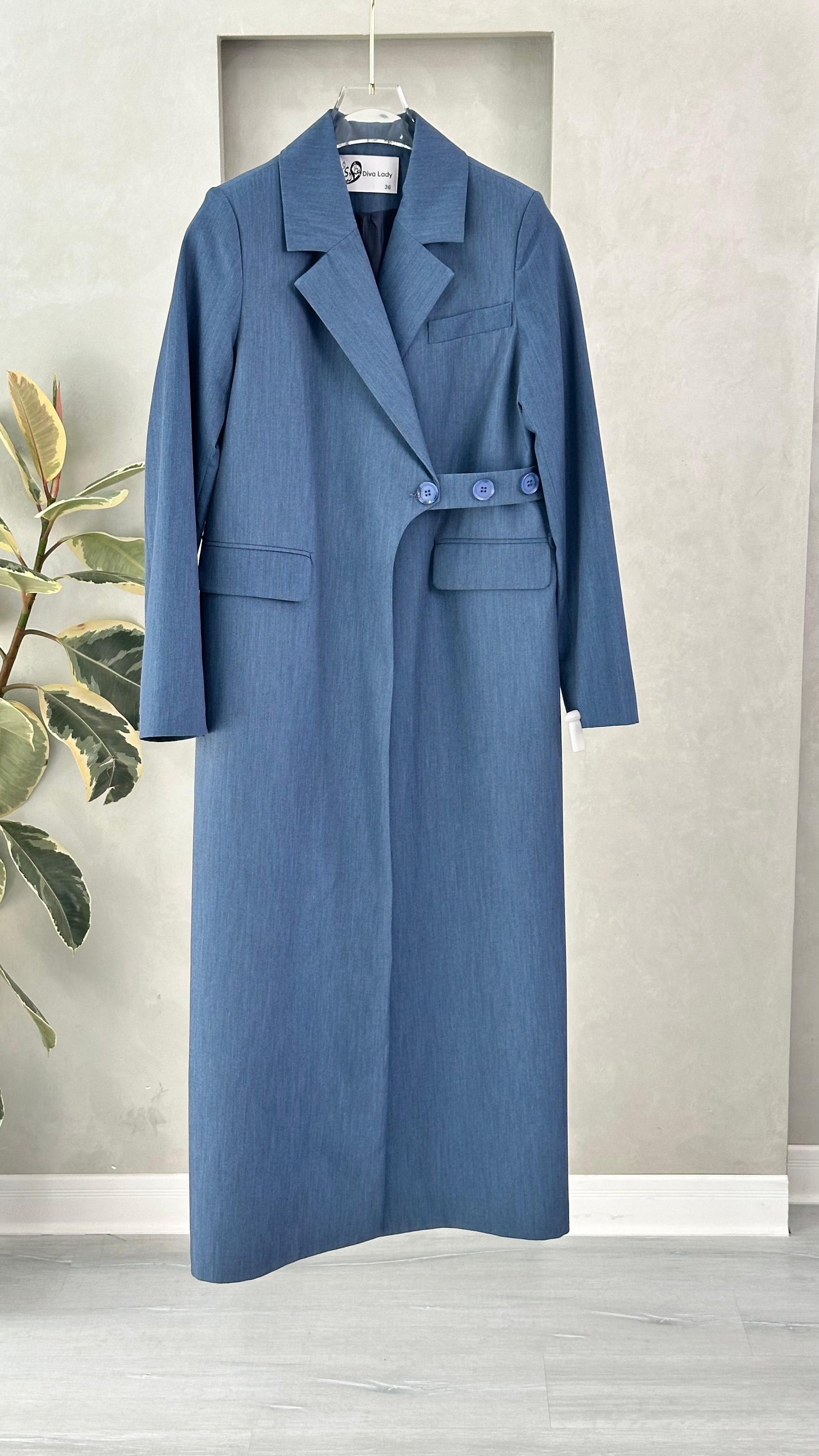 جاكيت حزام ع جنب ازرار