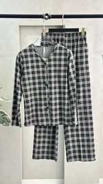 طقم بيجامة بنقش المربعات المتقاطعة