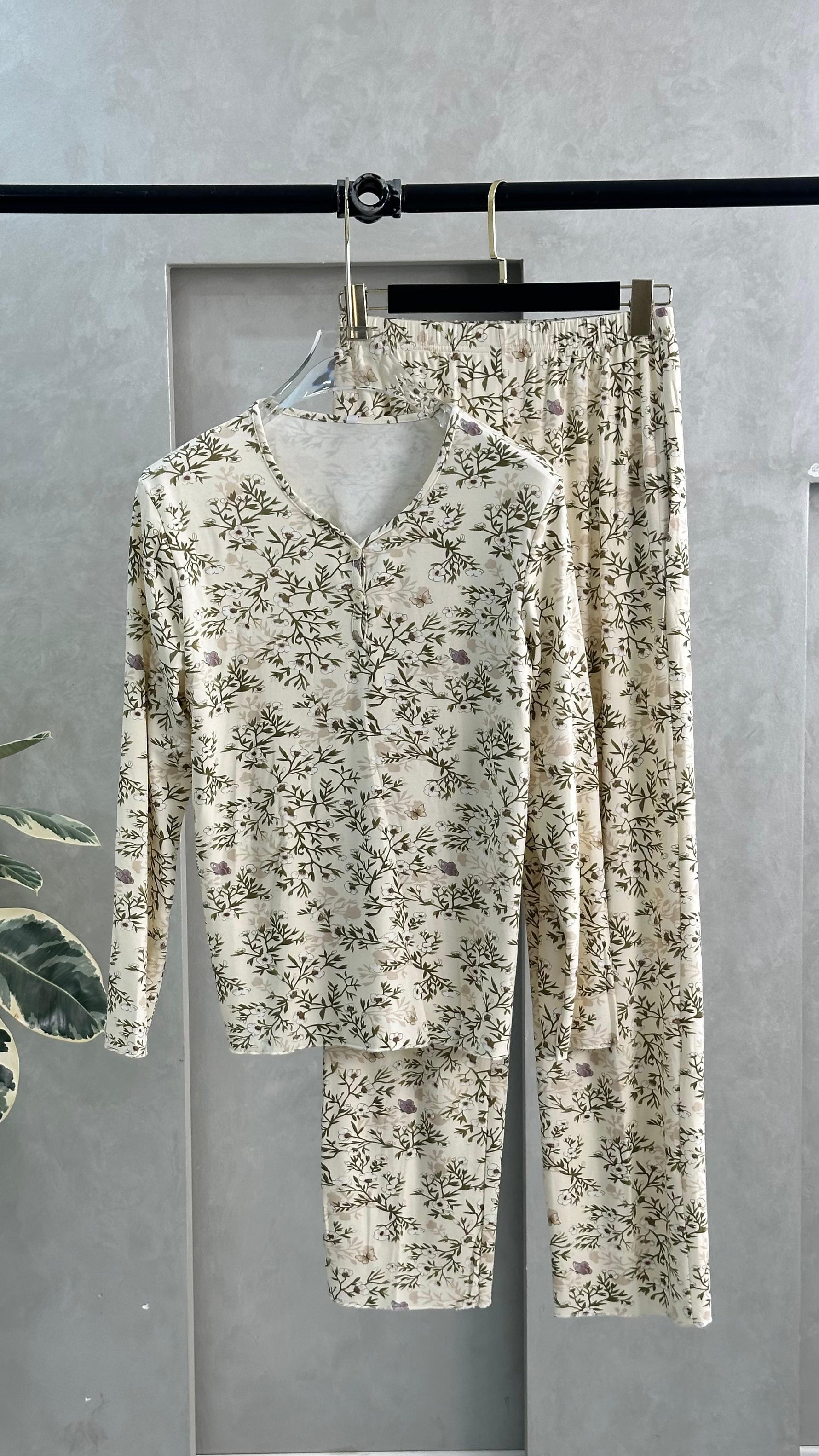 بيجامة نسائي