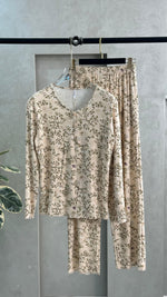 بيجامة نسائي