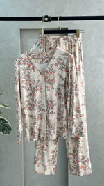 بيجامة نسائي منزلي