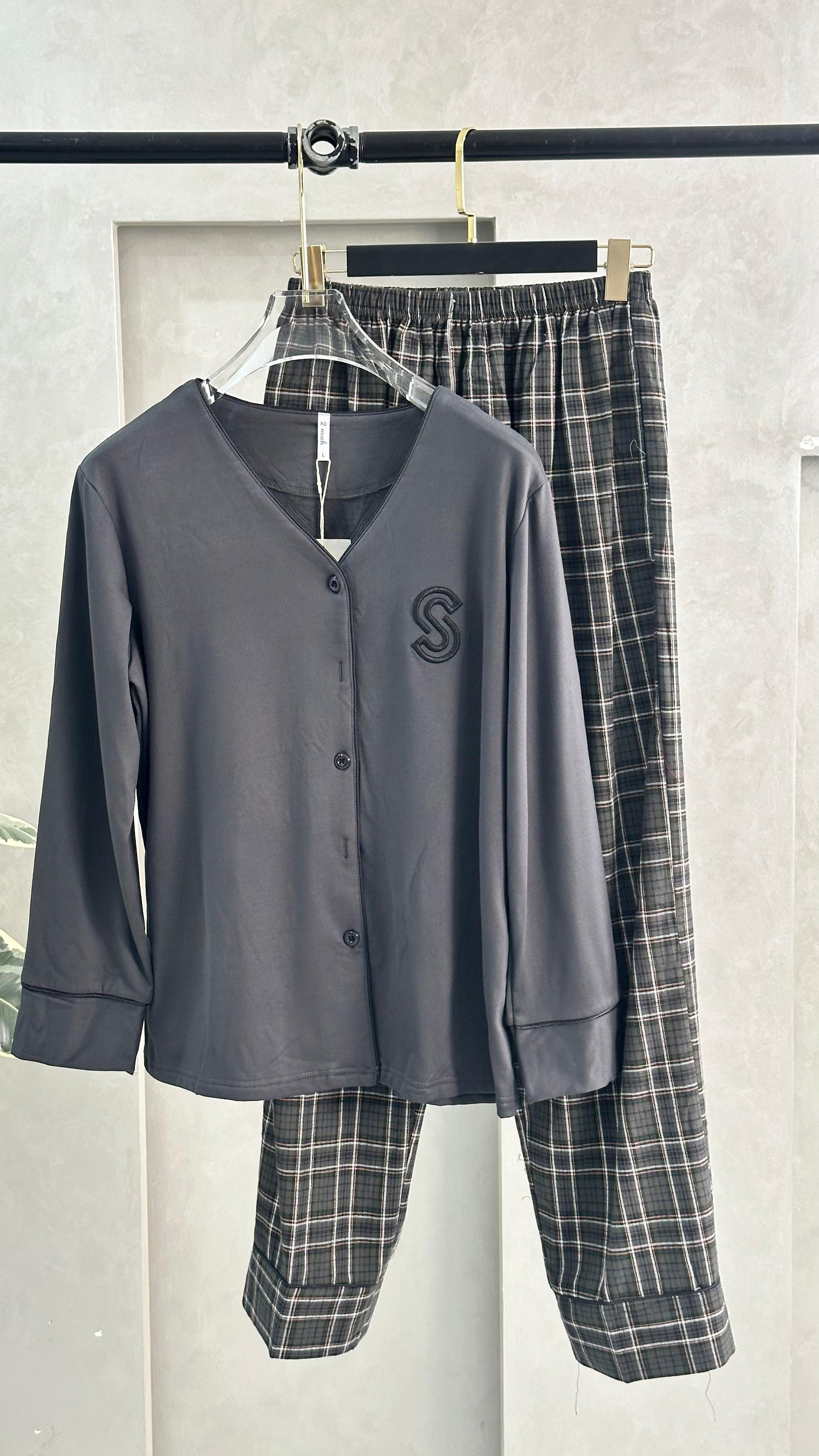 بيجامة نسائي ببنطال كارو