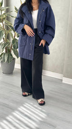 جاكيت عملي بجيوب علوية كبيرة