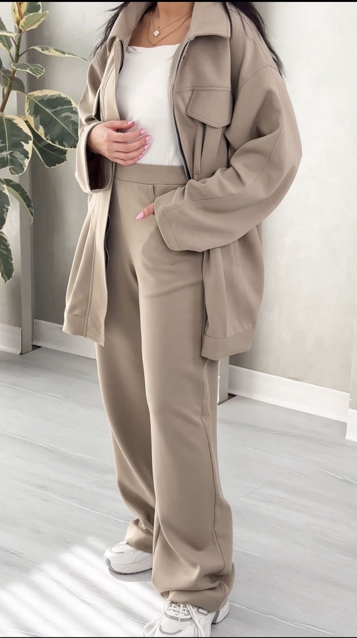 بدلة نسائي