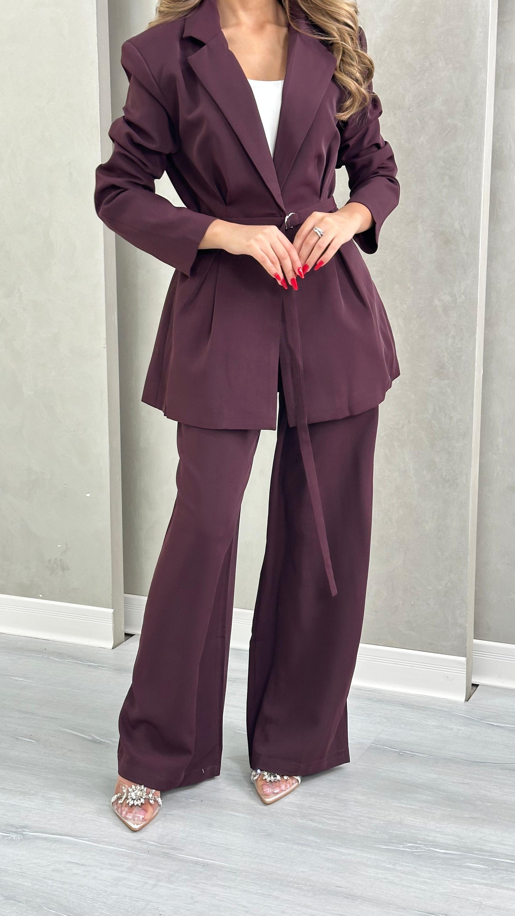 بدلة نسائي رسمي