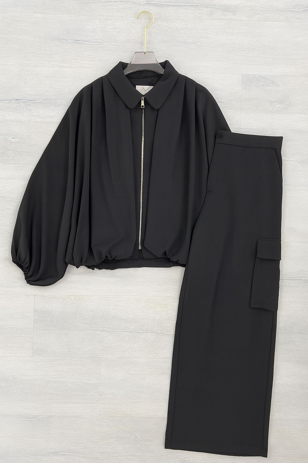 بدلة نسائي سحاب