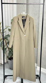 جاكيت نسائي مع زر