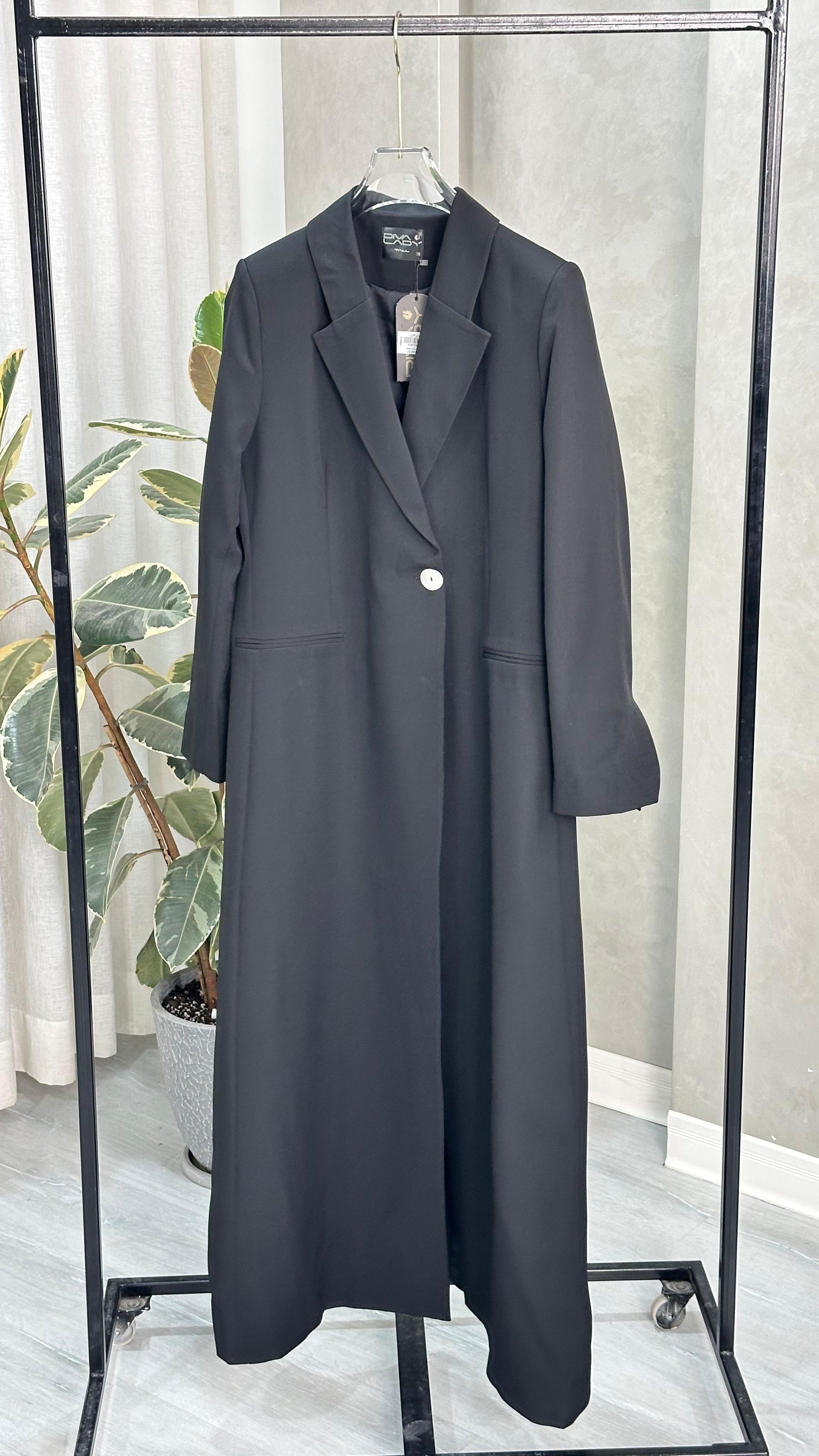 جاكيت نسائي مع زر