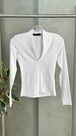 بلوزة نسائية