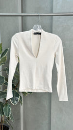 بلوزة نسائية