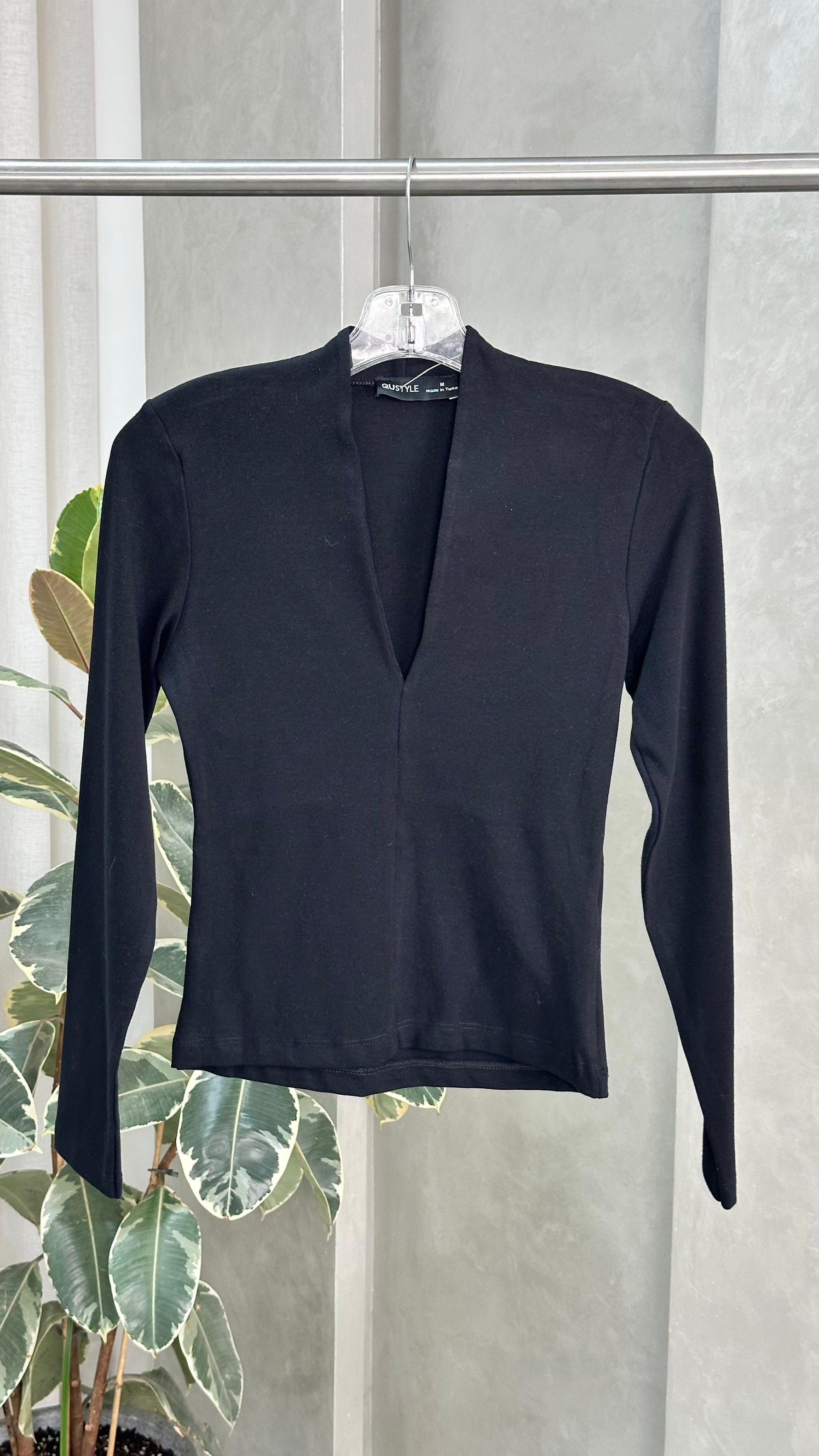 بلوزة نسائية