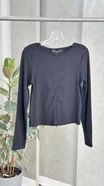 توب نسائي باكمام