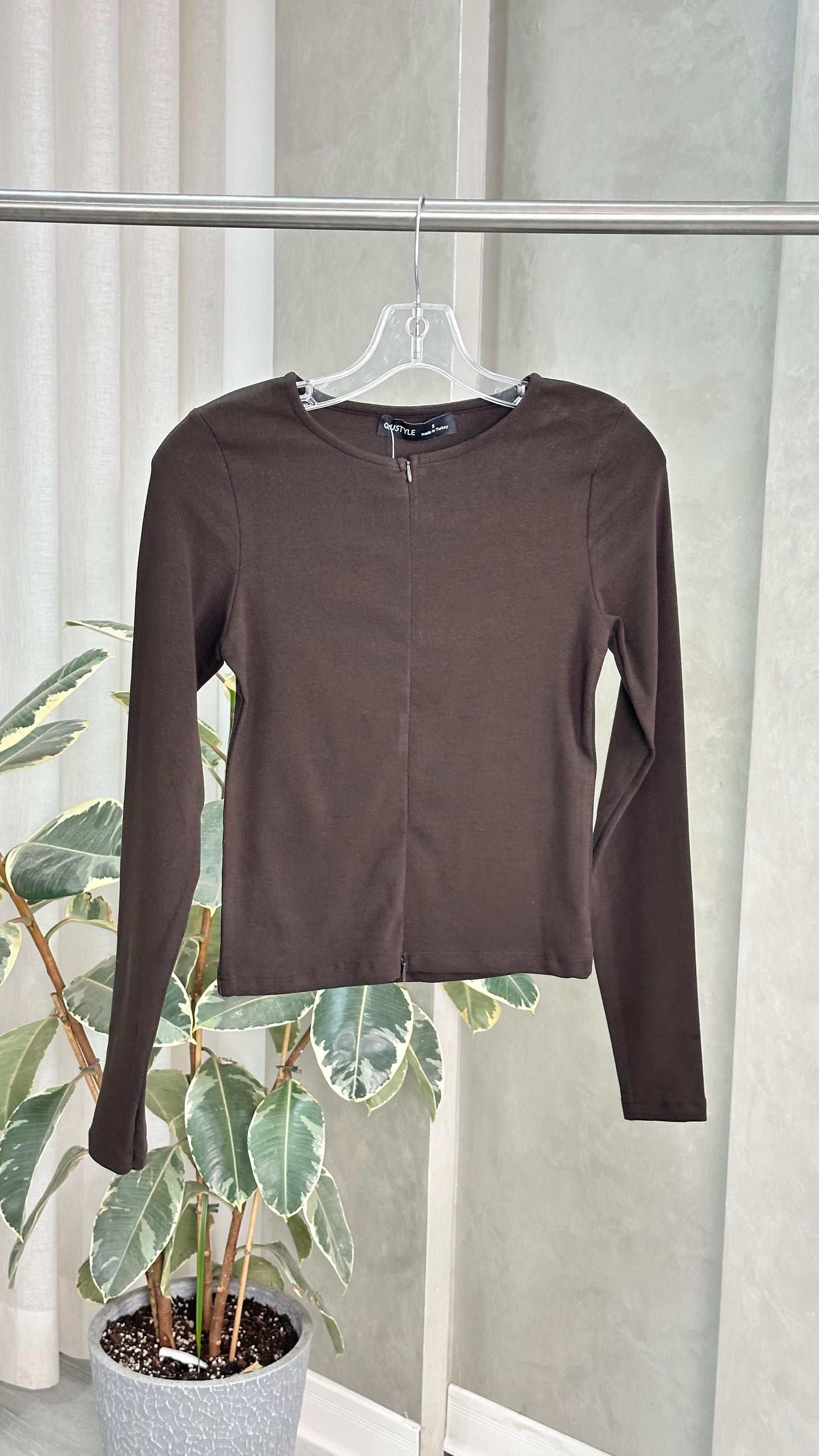 توب نسائي باكمام