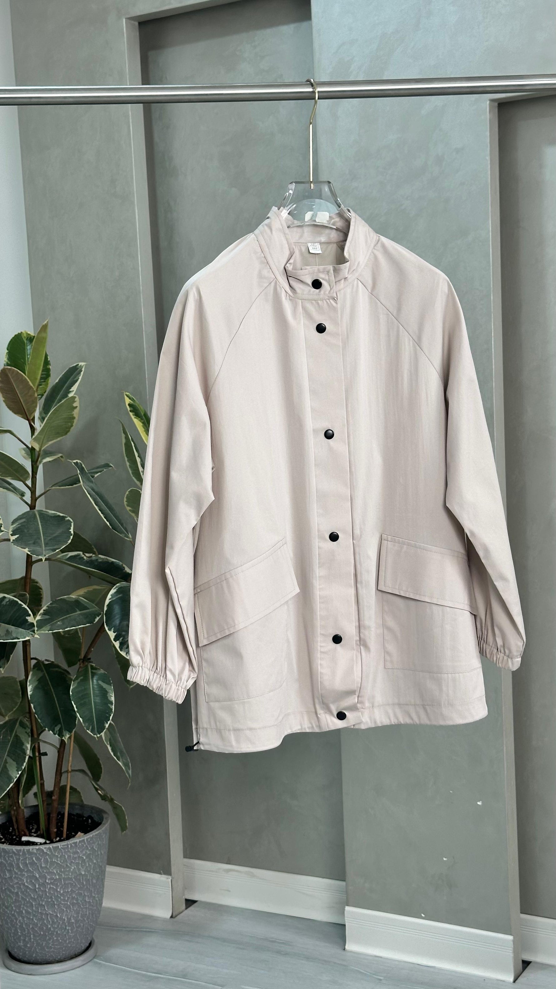 جاكيت نسائي مع جيب