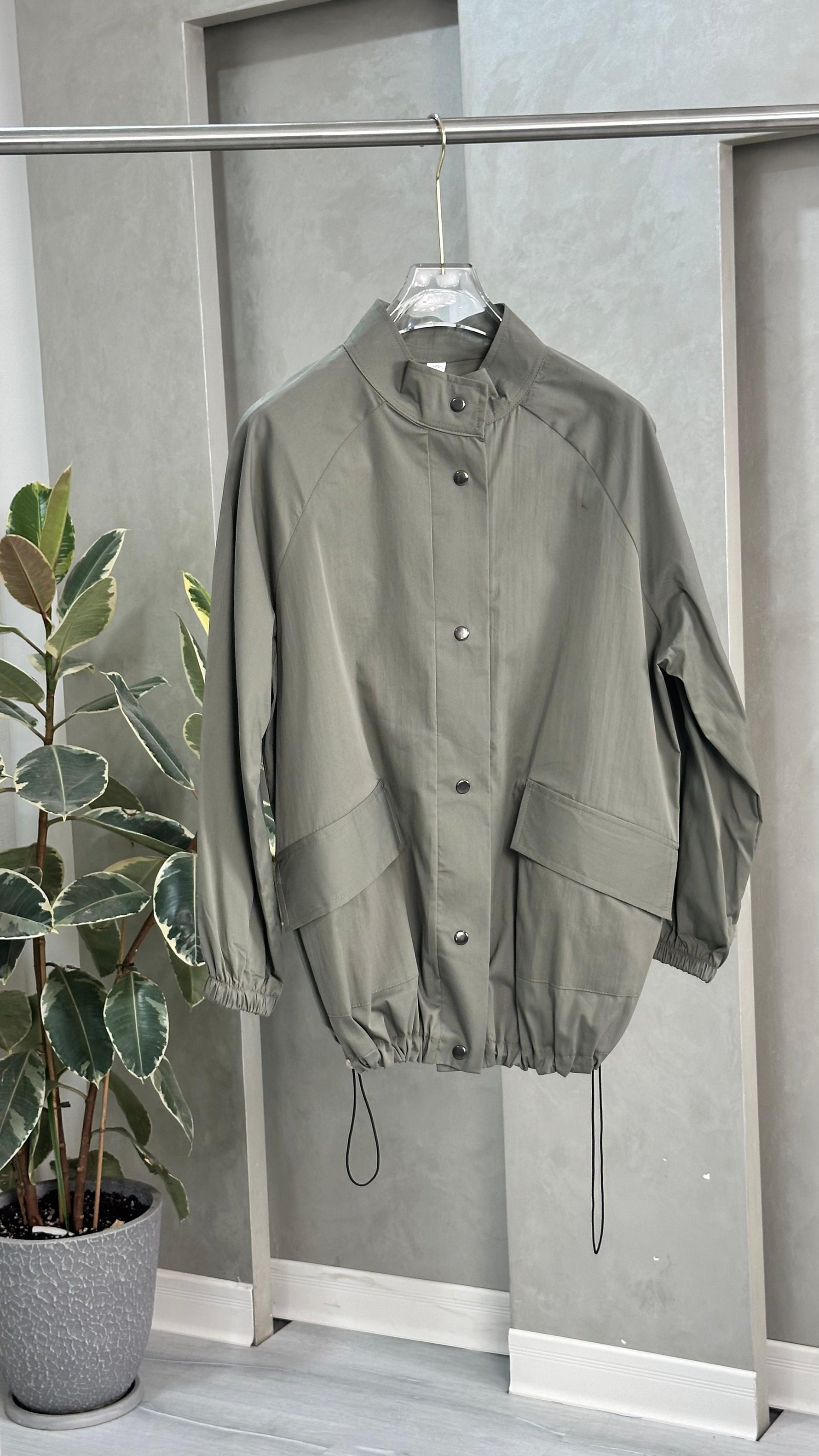 جاكيت نسائي مع جيب