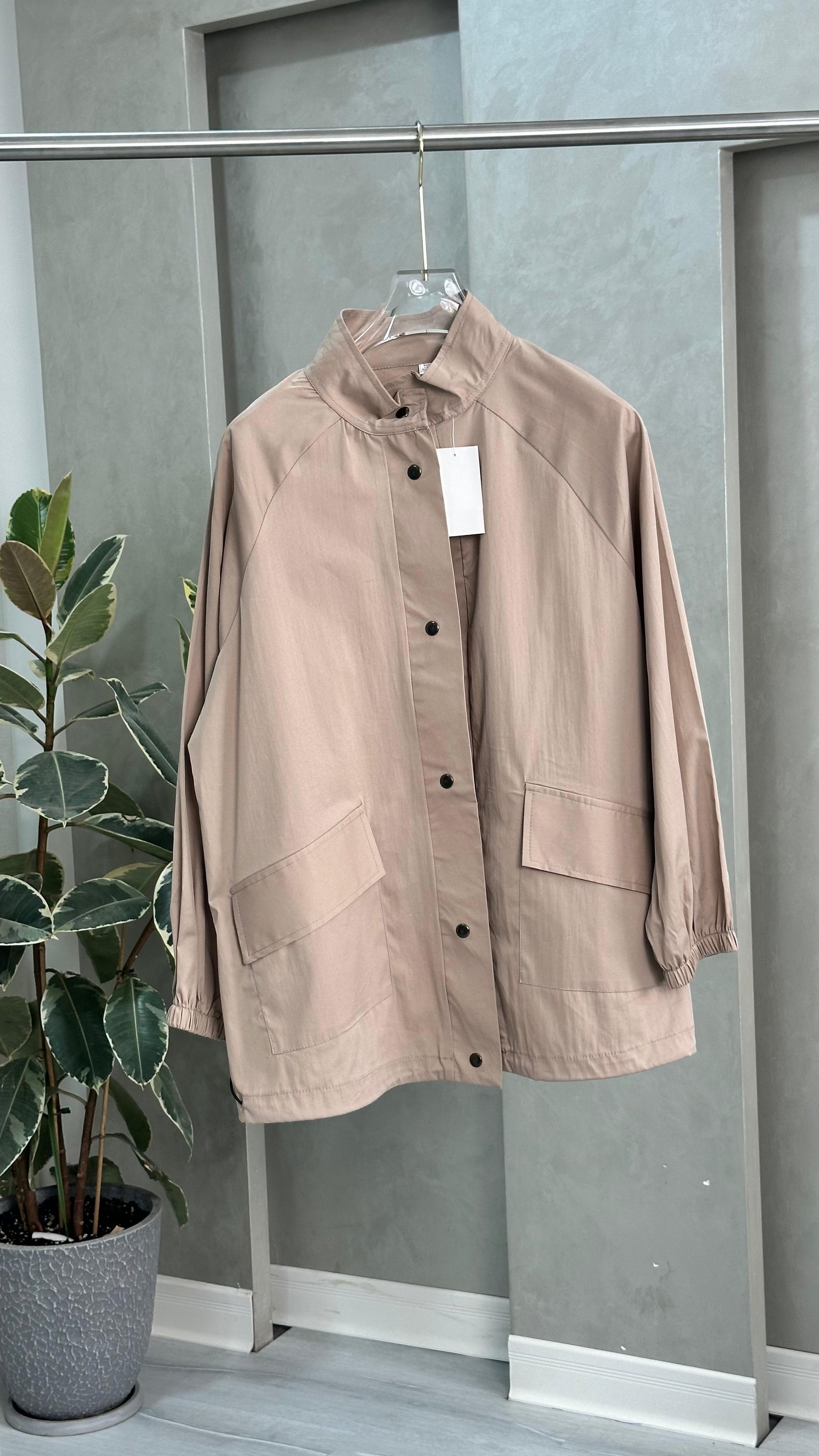 جاكيت نسائي مع جيب