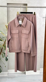 بدلة نسائي بجيوب