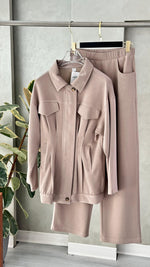 بدلة نسائي بسحاب