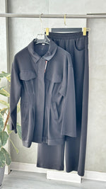 بدلة نسائي بسحاب