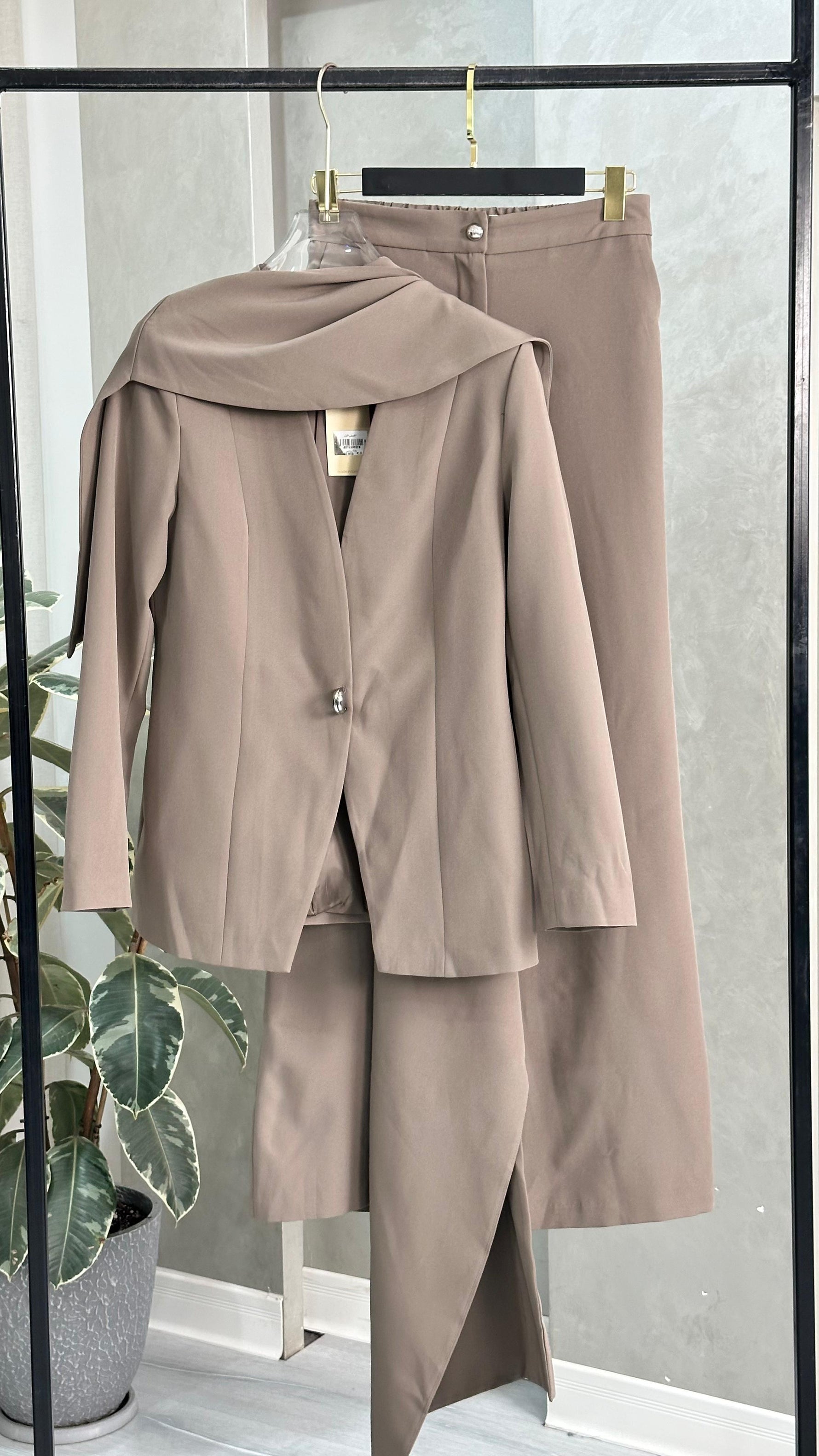 بدلة رسمي مع لحشة