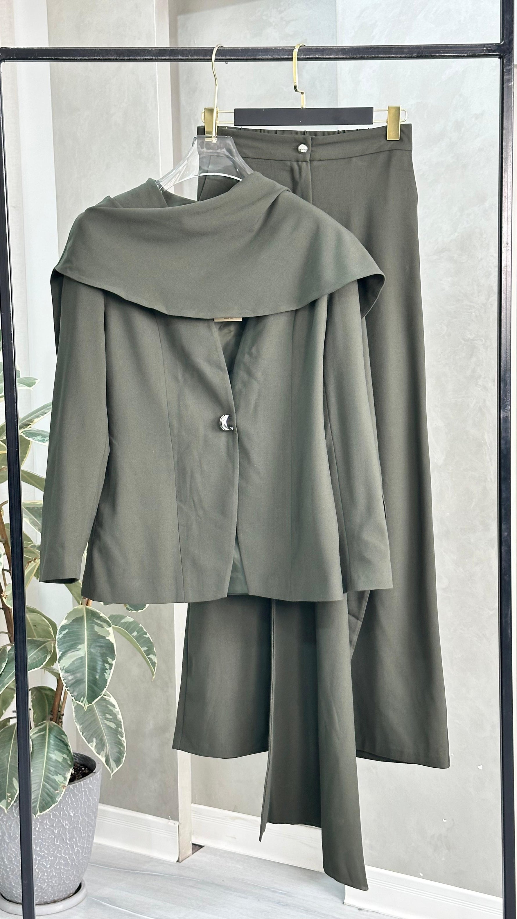 بدلة رسمي مع لحشة