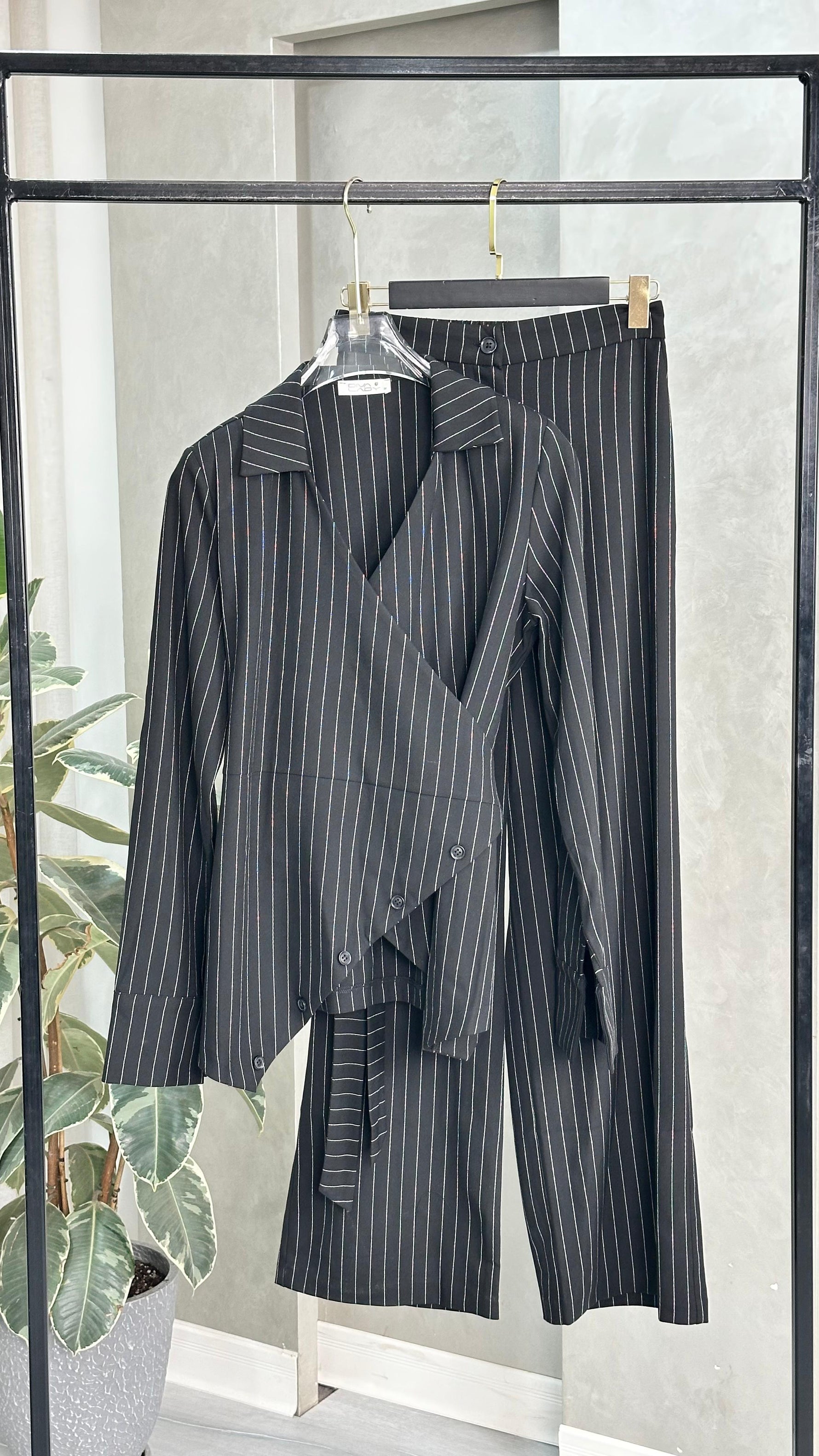 بدلة رسمي مقلم