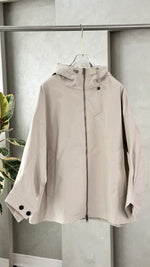 جاكيت سبورت عريض