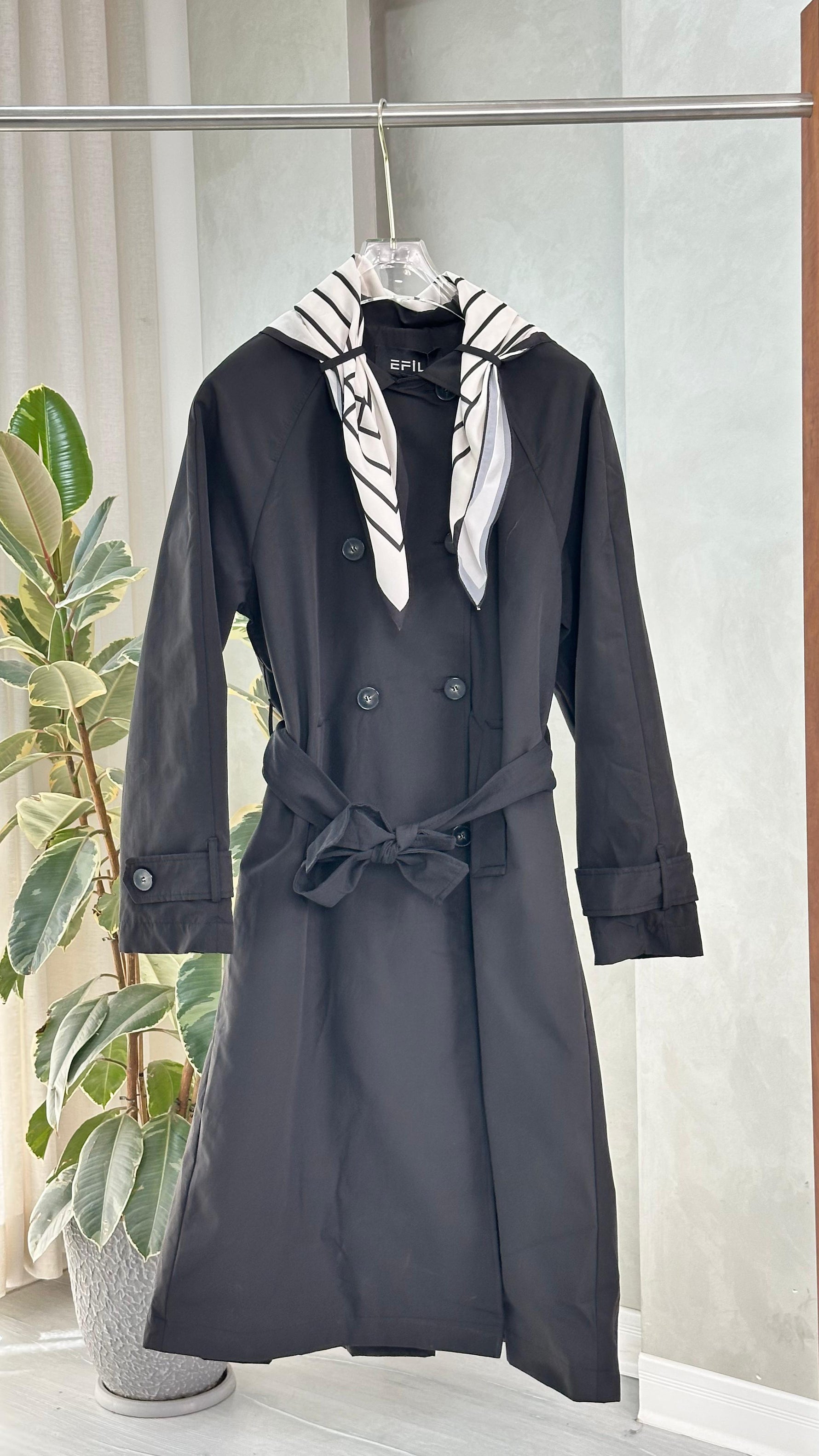 جاكيت نسائي يشبه المعطف