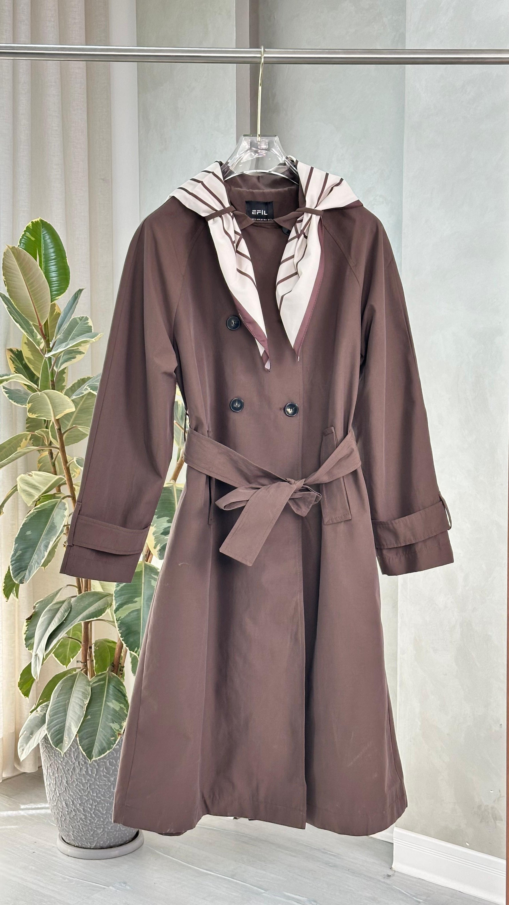 جاكيت نسائي يشبه المعطف