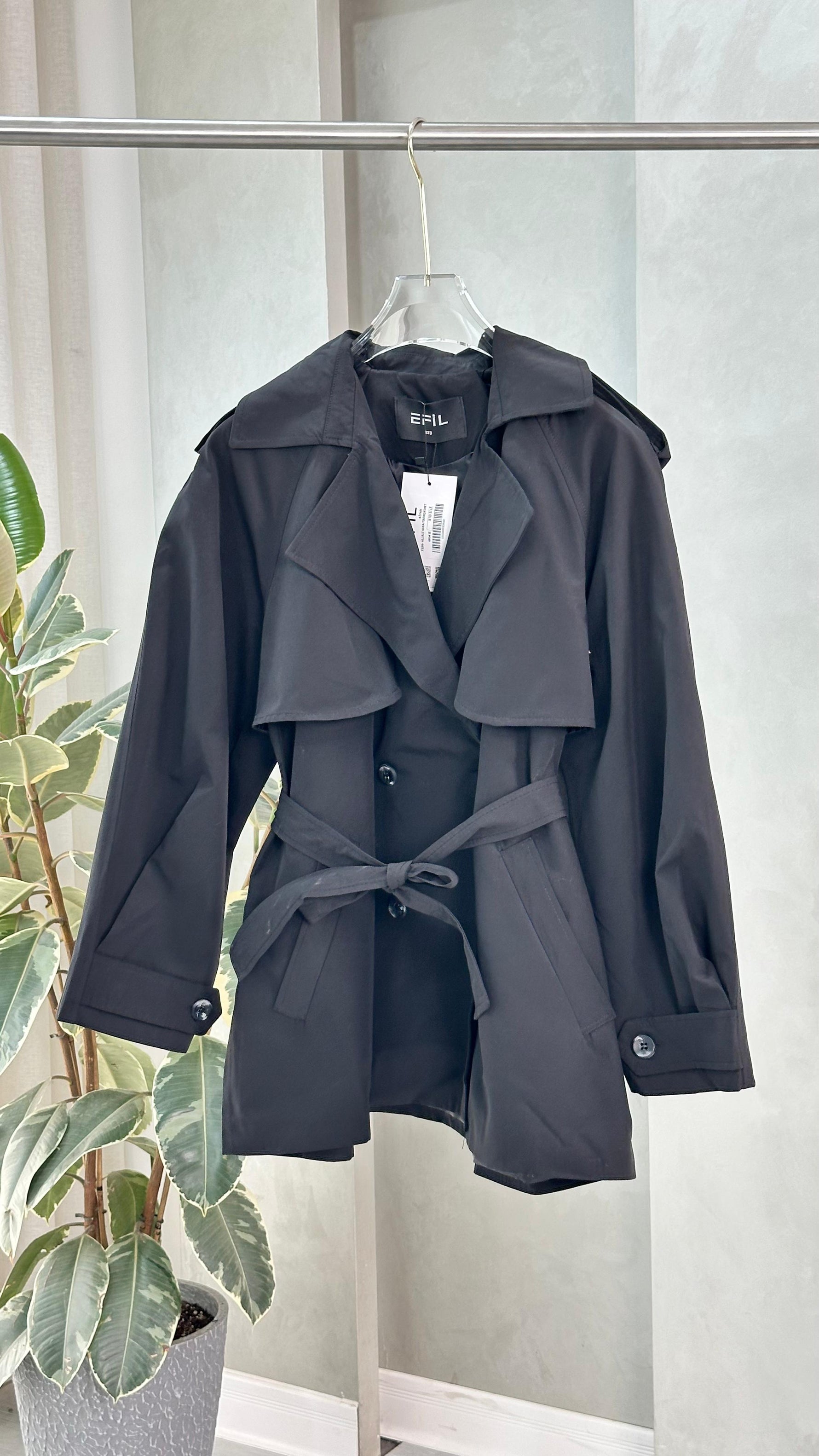 جاكيت نسائي بحزام