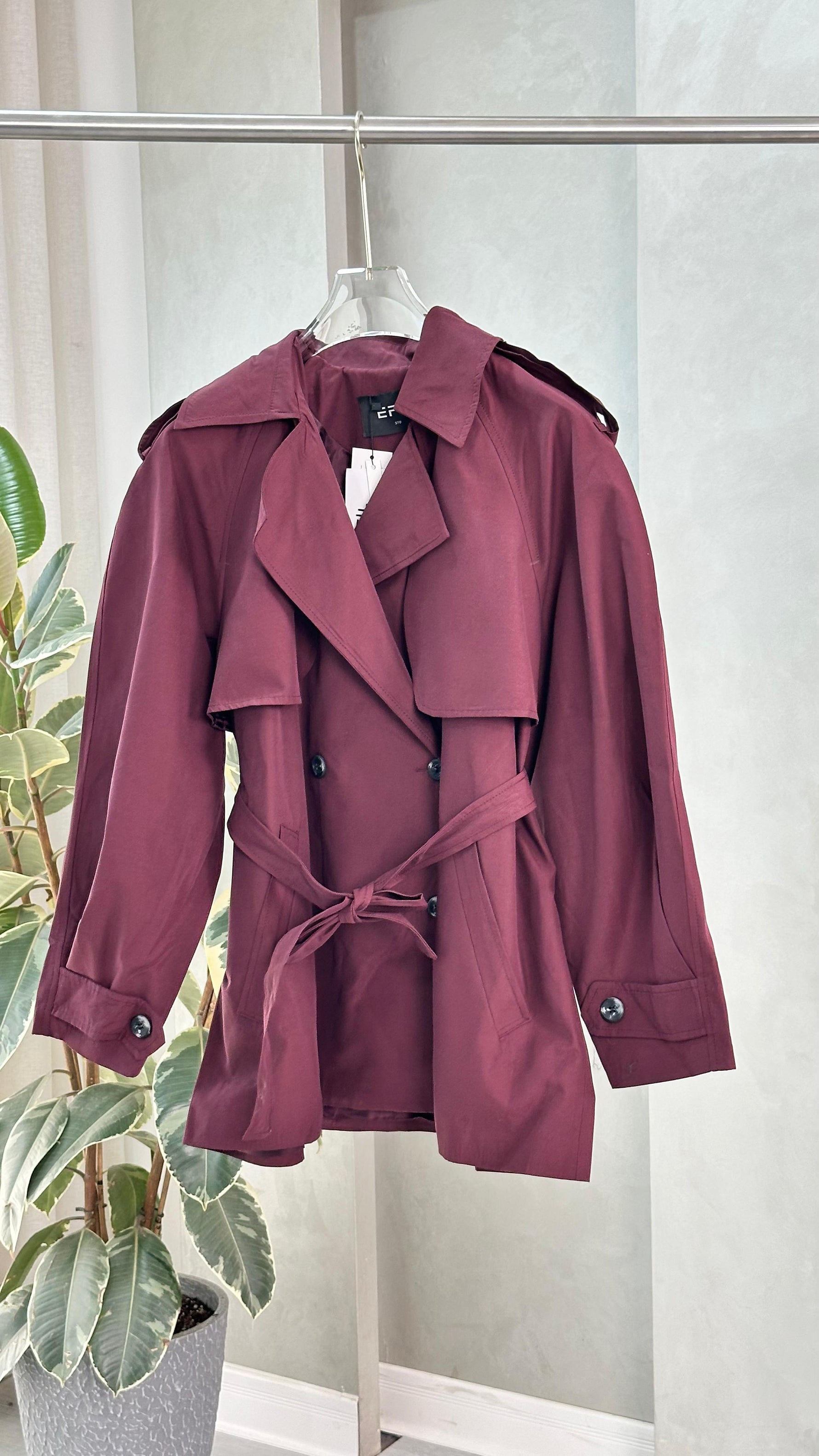 جاكيت نسائي بحزام