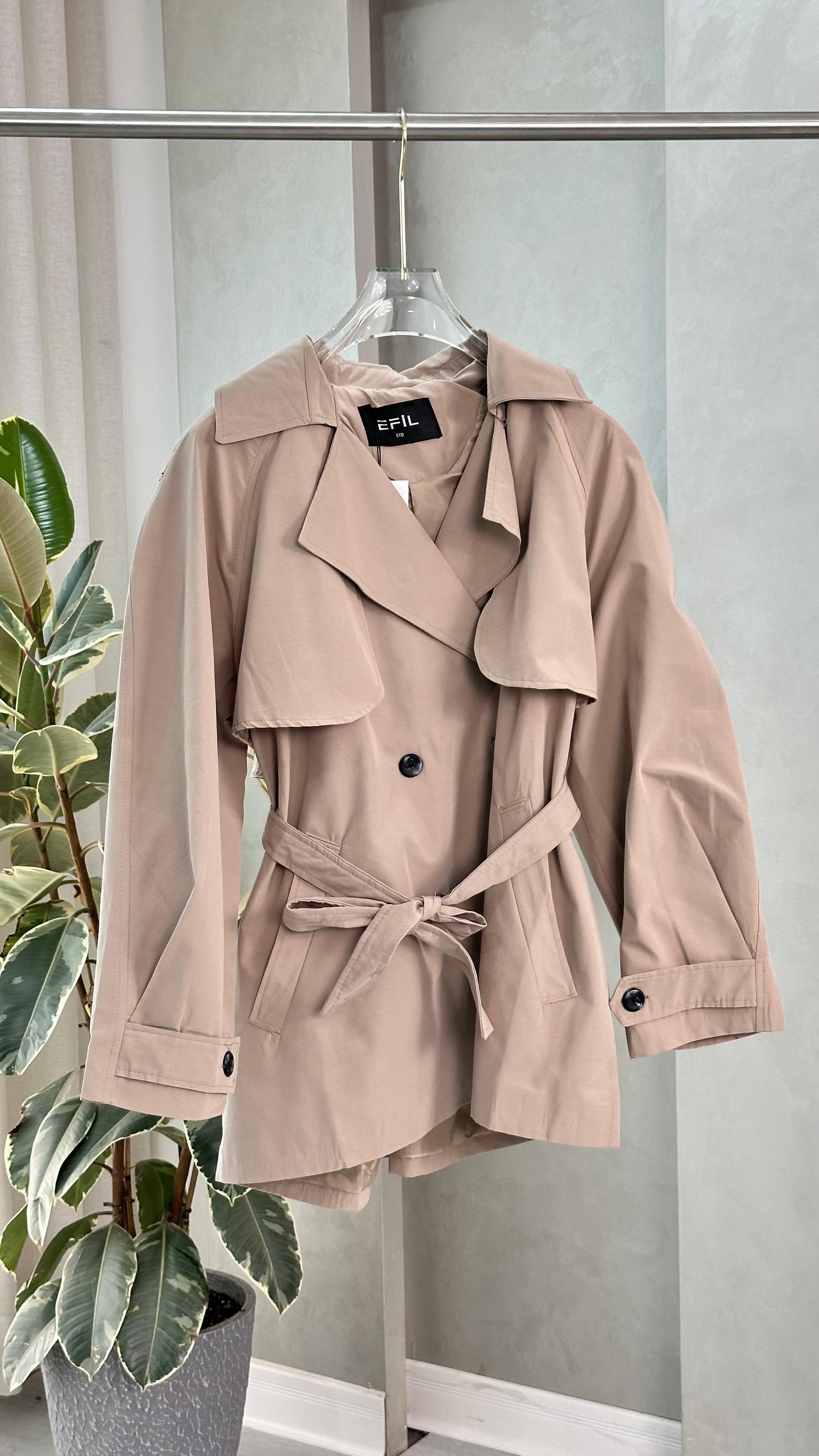 جاكيت نسائي بحزام