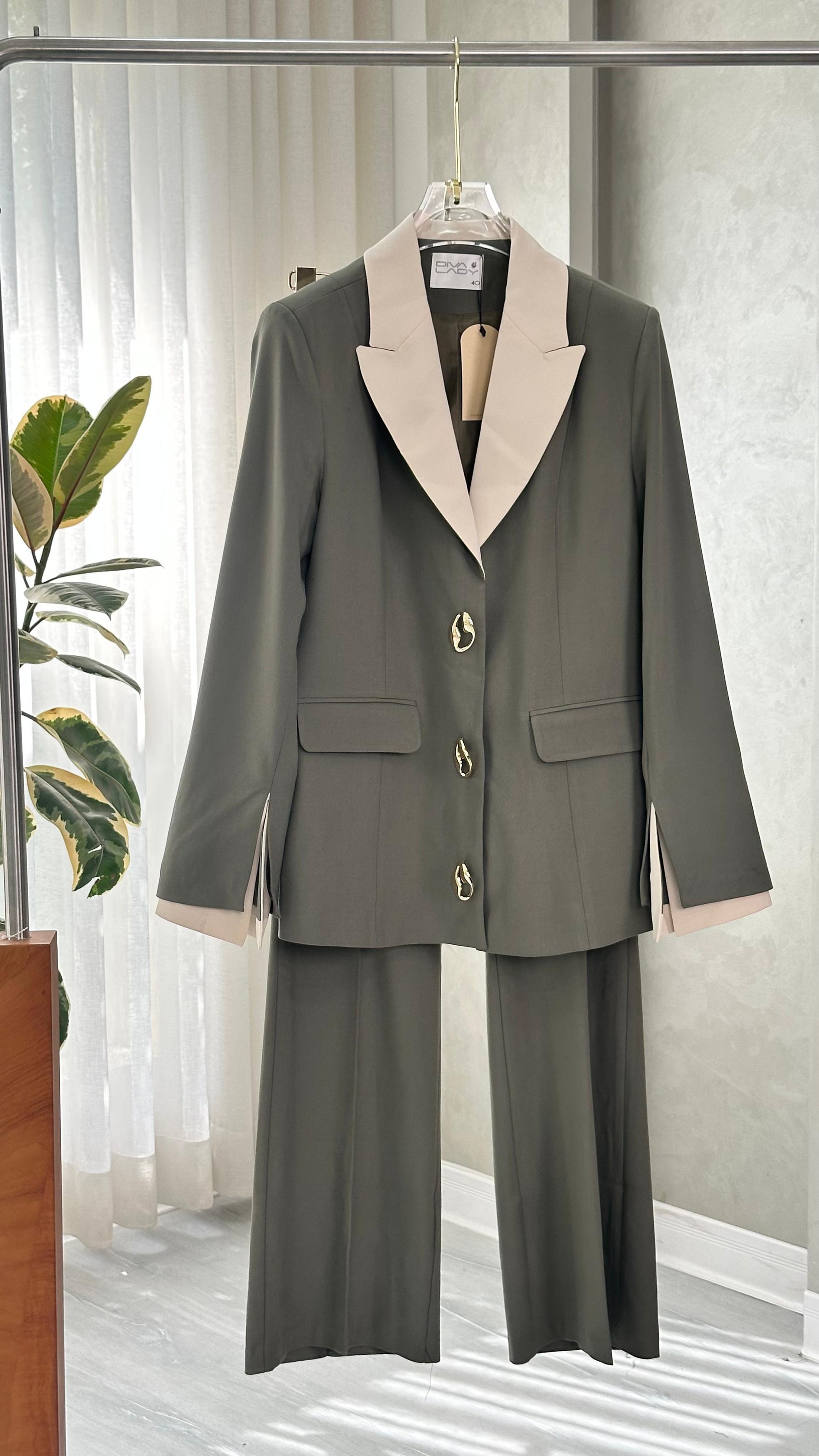 بدلة رسمي قصير