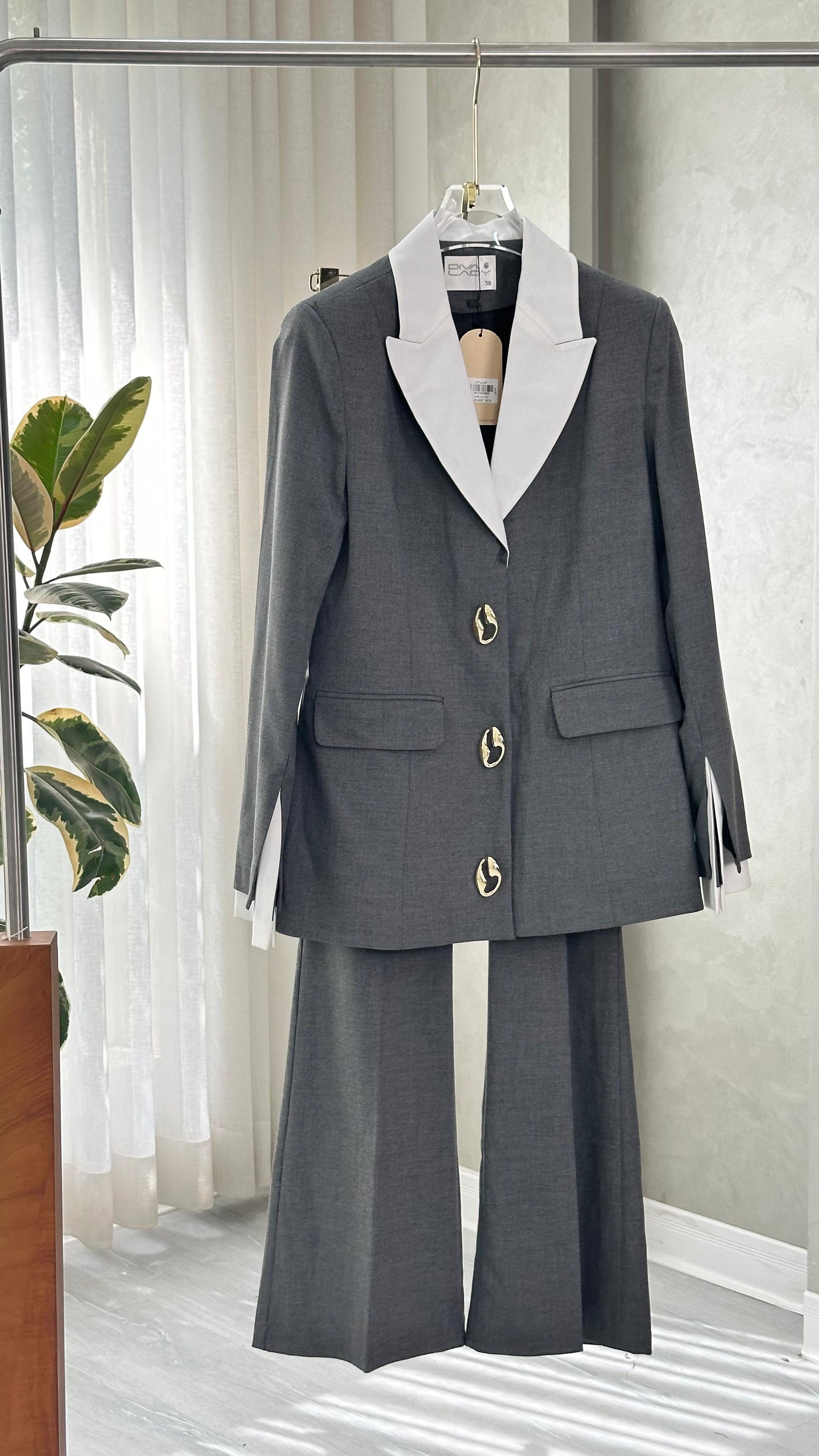 بدلة رسمي قصير