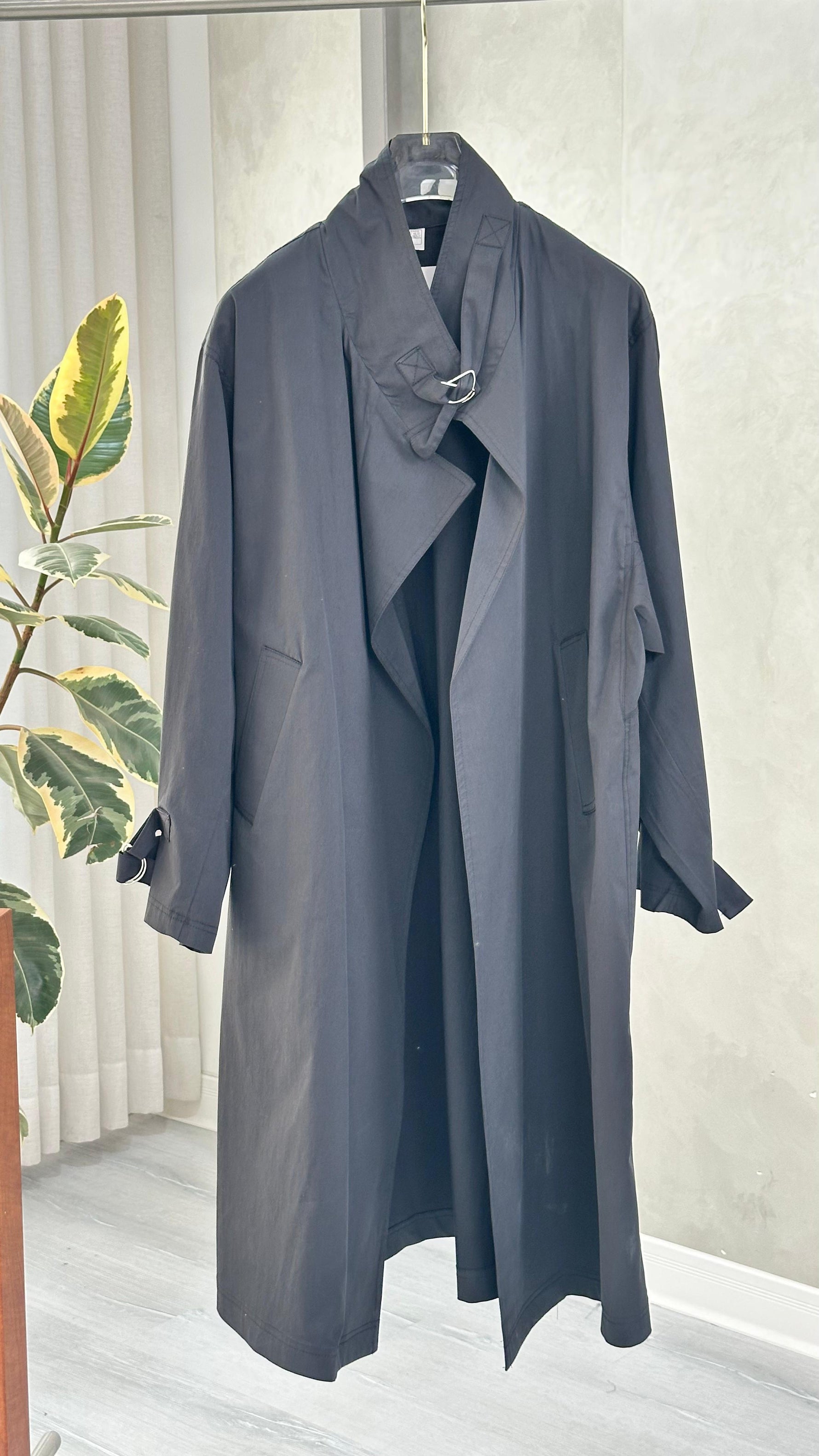 جاكيت نسائي عريض