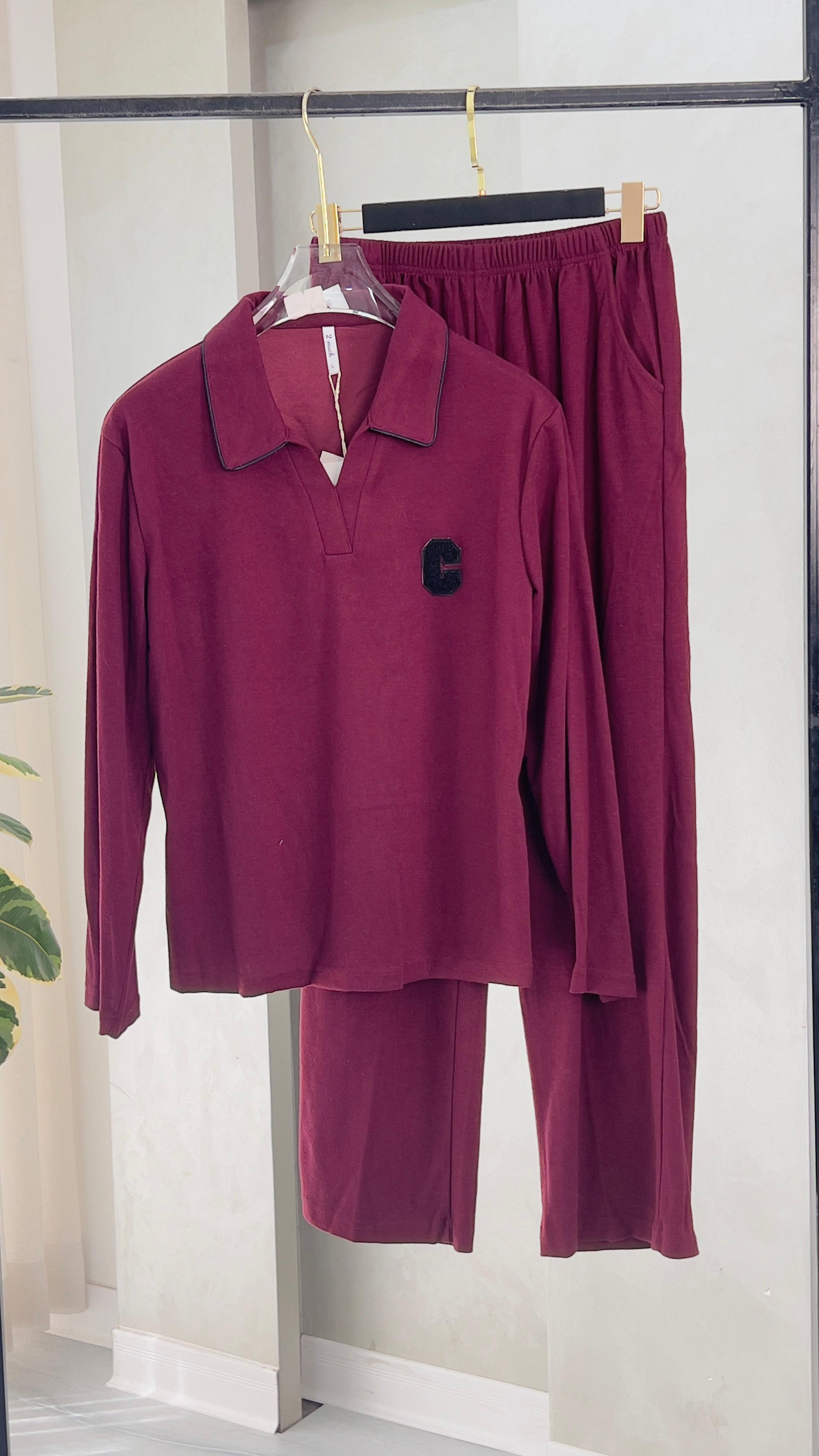 بيجامة نسائي بحلقات من الاطراف