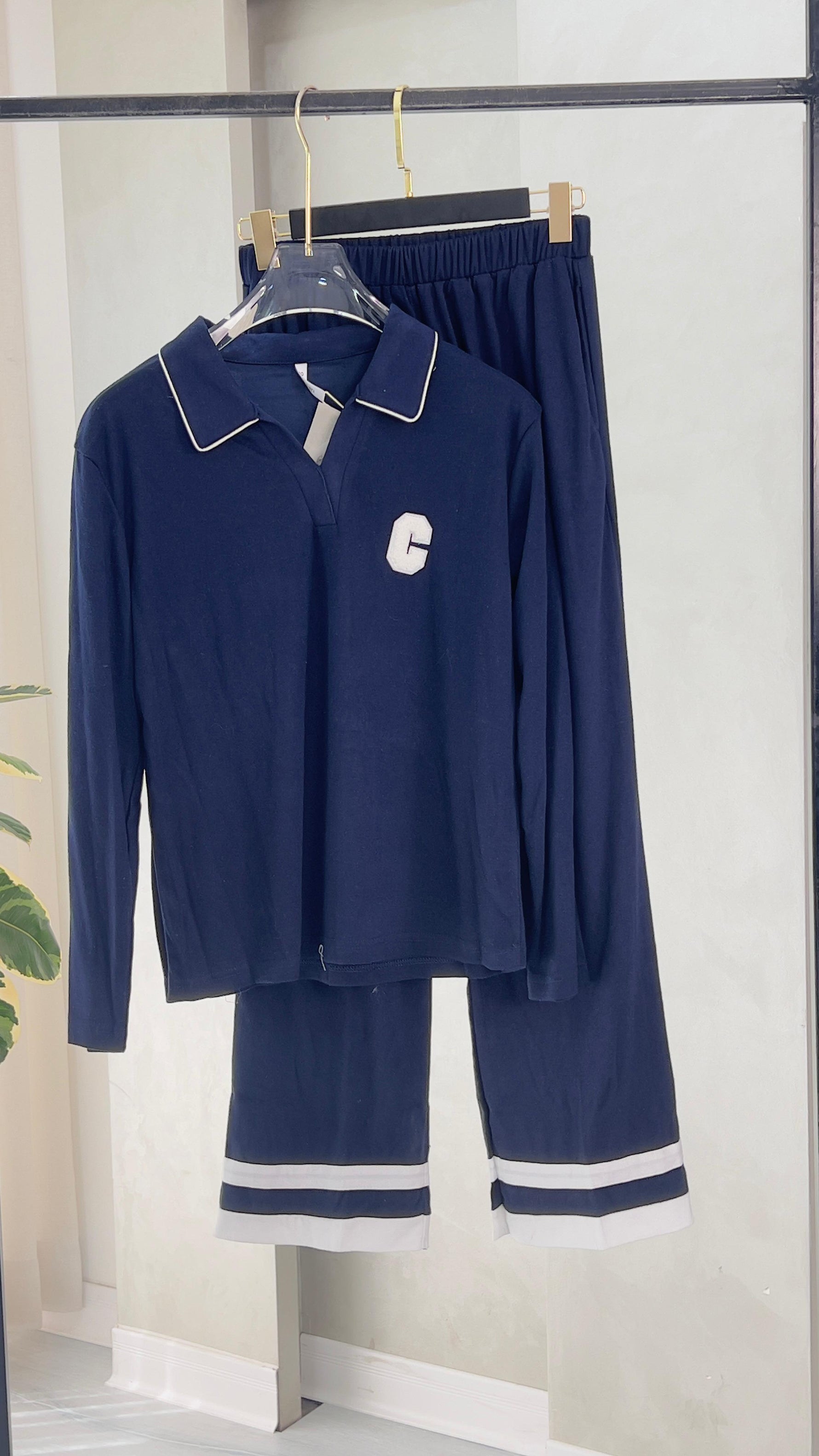 بيجامة نسائي بحلقات من الاطراف