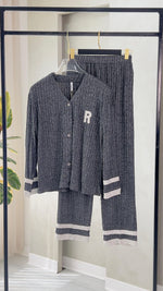 بيجامة نسائي مكنرة اسود