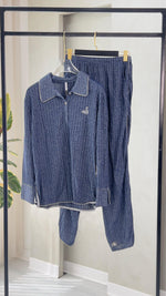 بيجامة نسائي هادئة